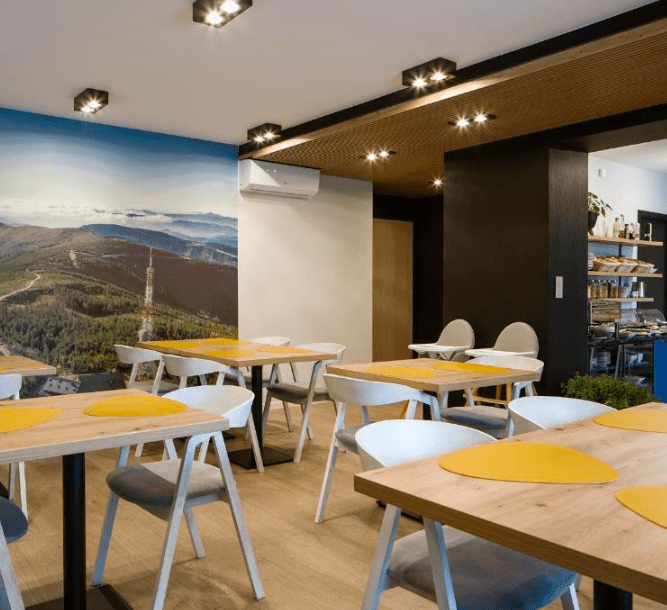 Podwójna czarna lampa sufitowa Rodos z regulowanym oświetleniem