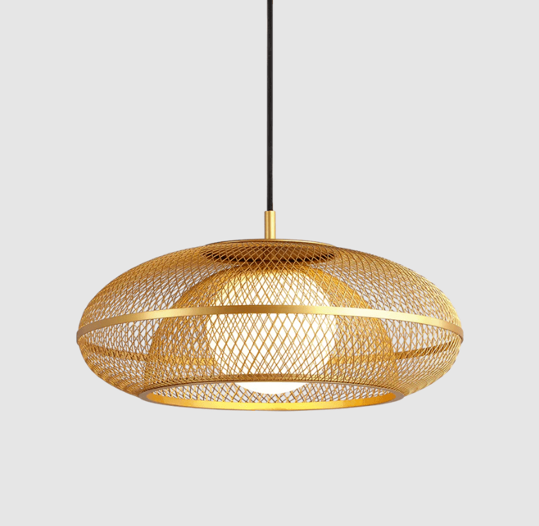 Stylowa złota lampa wisząca Faraday 45 UMAGE z drucianą konstrukcją i białą kulą