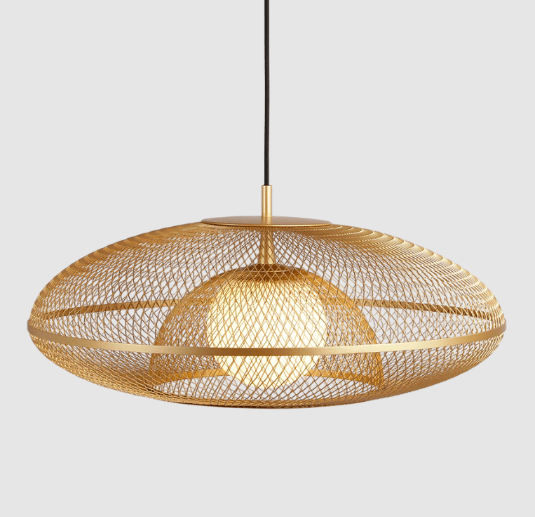 Stylowa wisząca lampa Faraday 60 UMAGE w odcieniu złota z mosiądzowaną siatką