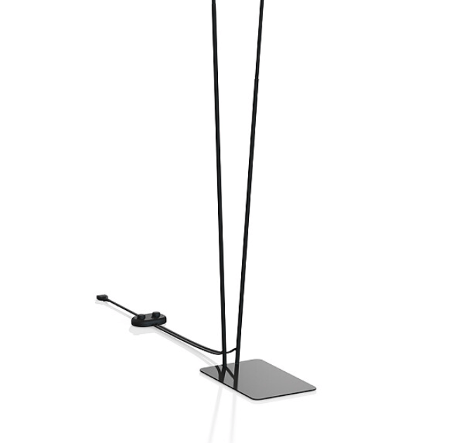 Nowoczesna lampa podłogowa Mono z dwoma reflektorami w czarnych tubach