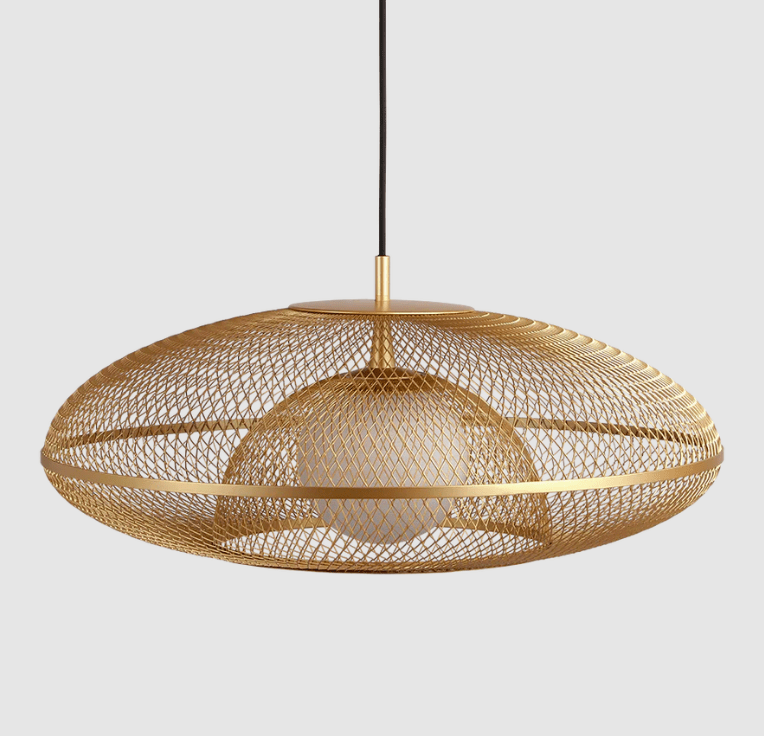 Stylowa wisząca lampa Faraday 60 UMAGE w odcieniu złota z mosiądzowaną siatką