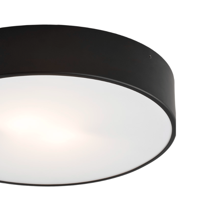 Plafon Darling w kolorze czarnym o imponującej średnicy 75 cm, idealny do salonu