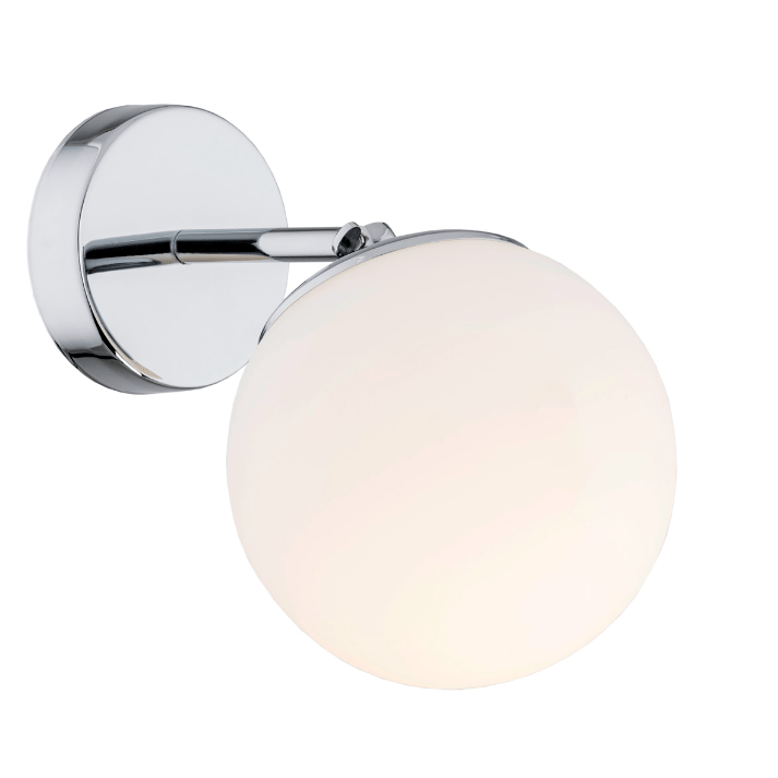 Satelite – elegancki srebrny kinkiet do łazienki z mleczną kulą, odporny na wilgoć dzięki klasie IP44