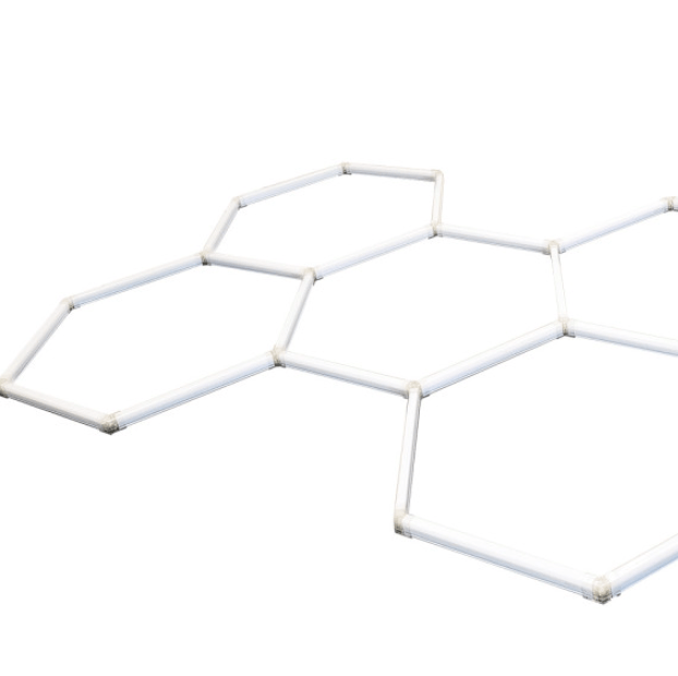 System oświetleniowy Geometric LED przeznaczony do biur i przestrzeni roboczych