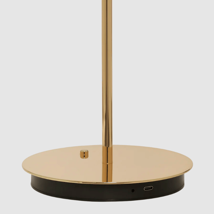 Przenośna lampa stołowa Asteria Move V2 w złotym kolorze, ładowana przez USB