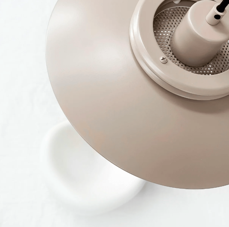 Beżowa, skandynawska lampa wisząca Ejka Mini 30 do salonu