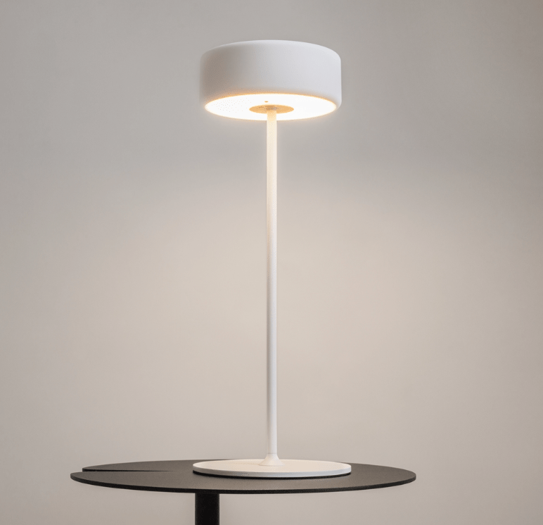 biala lampka stolowa led z funkcja ladowania ai collaboration usb 3w czas pracy do 8 godzin 2