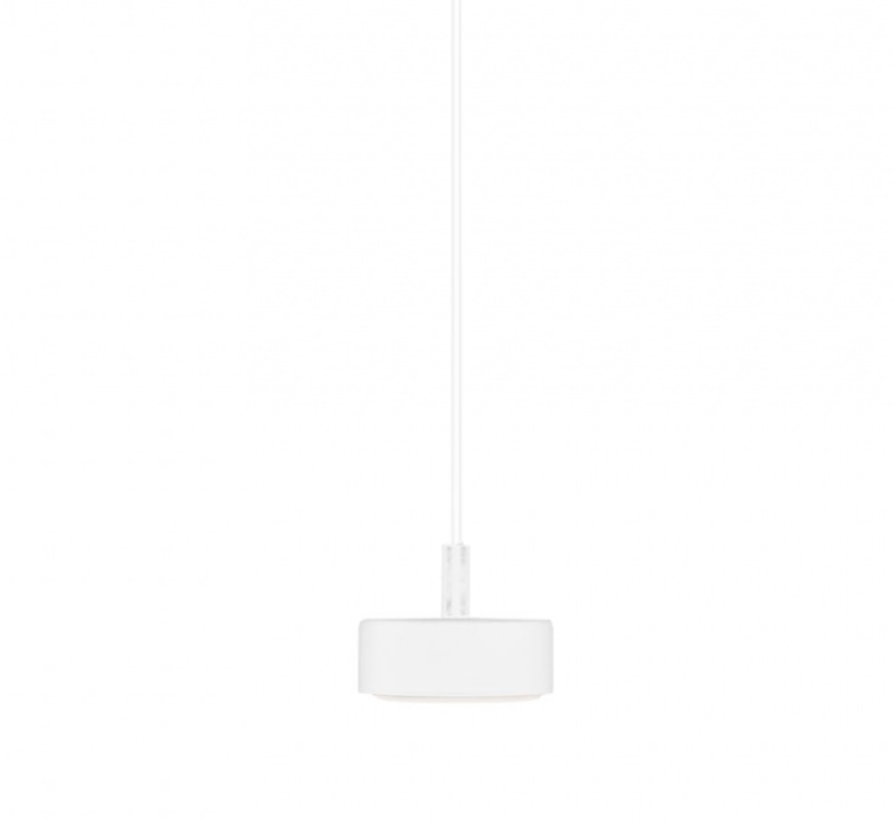 Biała, miniaturowa lampa wisząca o dekoracyjnym charakterze do sypialni