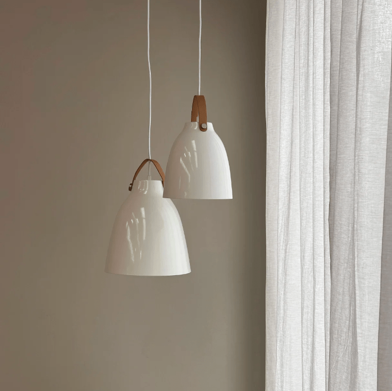 Błyszcząca biała wisząca lampka Copenhagen D19.5