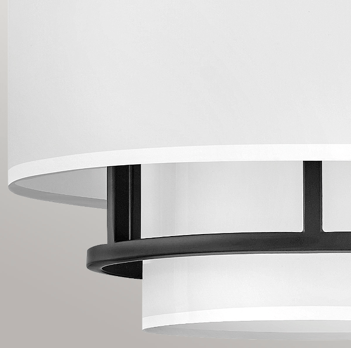 Czarna lampa sufitowa Graham 3 w formie półplafonu z możliwością regulacji zawieszenia