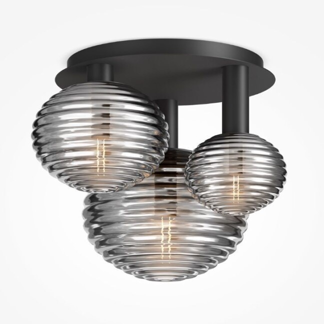 czarna-sufitowa-lampa-reels-z-trzema-szarymi-ryflowanymi-kloszami