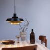 czarna-wiszaca-lampa-dl30-nad-stol-w-stylu-nordyckim