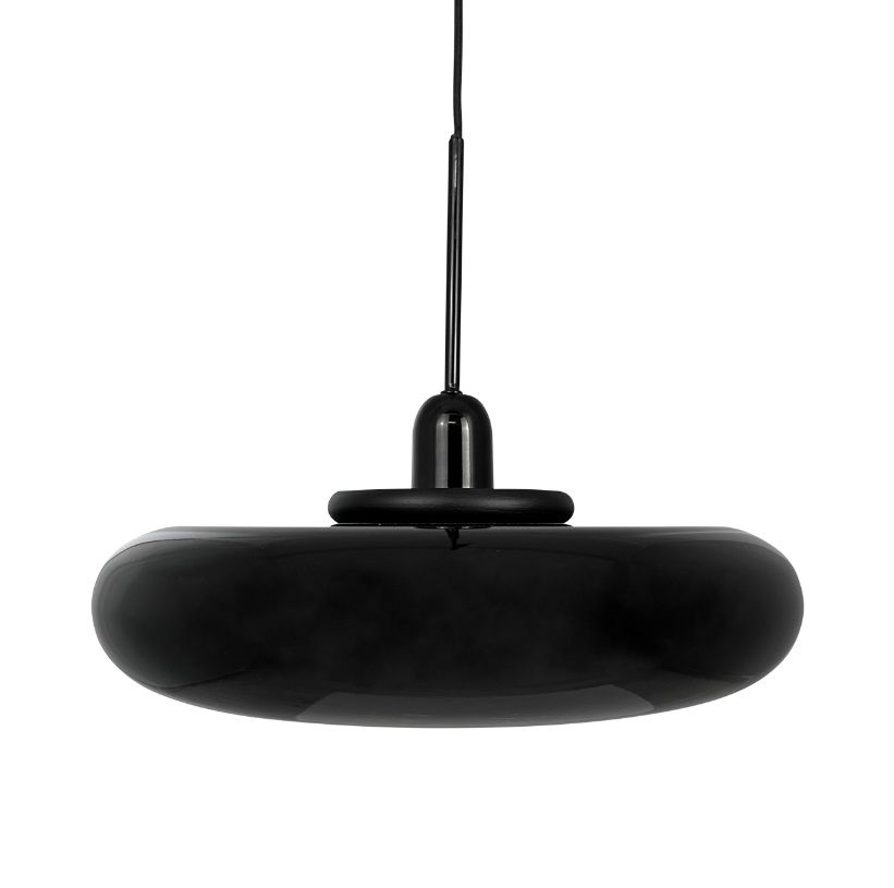 Czarna wisząca lampa nad stolikiem Planet marki Dyberg Larsen