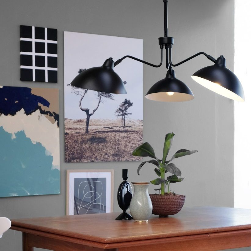 Czarny skandynawski żyrandol Futura z ruchomymi ramionami