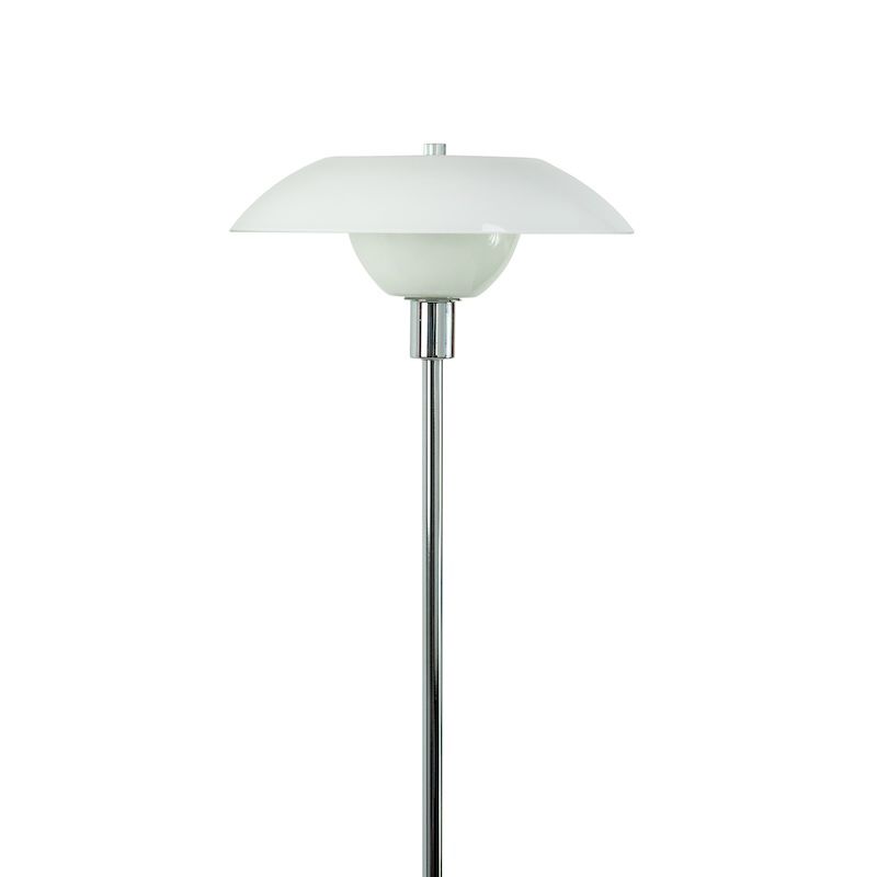 Duńska lampa podłogowa Bergen z srebrną podstawą i szklanym kloszem