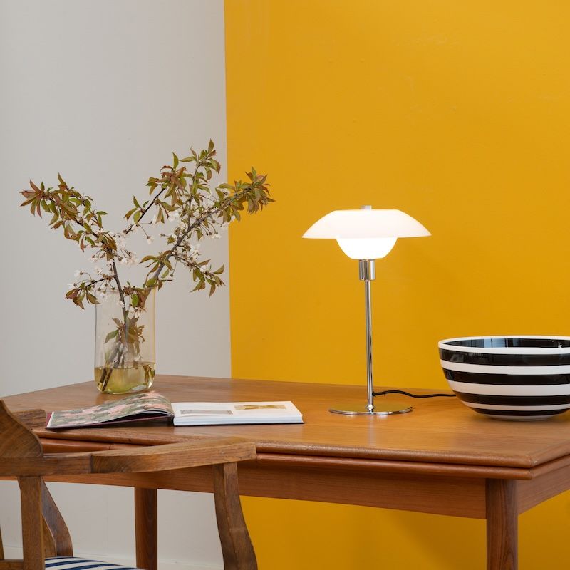 Duńska lampa stołowa Bergen w skandynawskim stylu