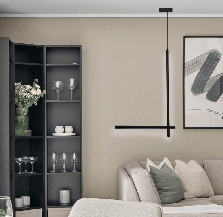 Elegancka lampa wisząca numer 4 idealna do podkreślenia ściany