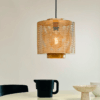 elegancka-wiszaca-lampa-pau-z-francuskiej-kolekcji-w-odcieniu-zlotego-mosiadzu