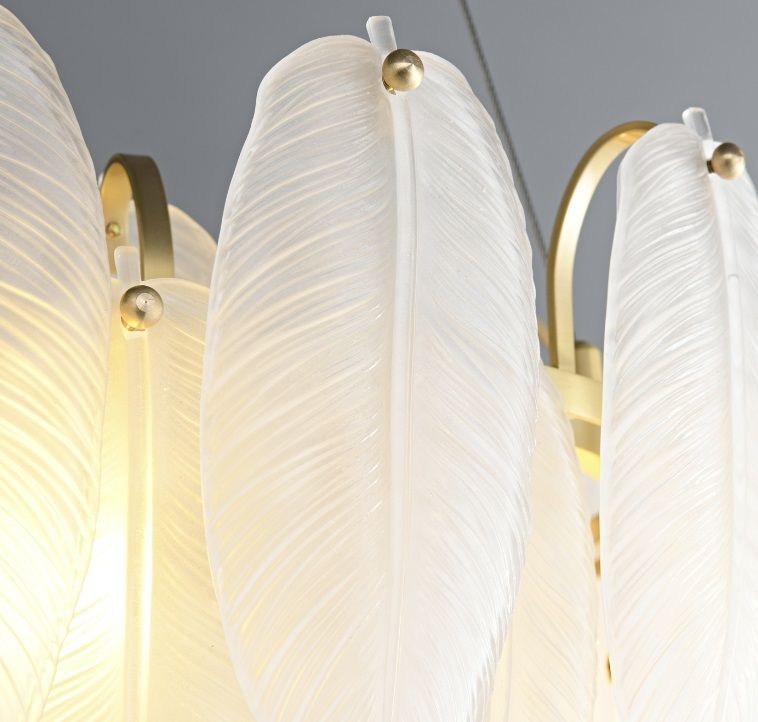 Elegancka złota lampa wisząca Piuma 60 z szklanymi kryształami