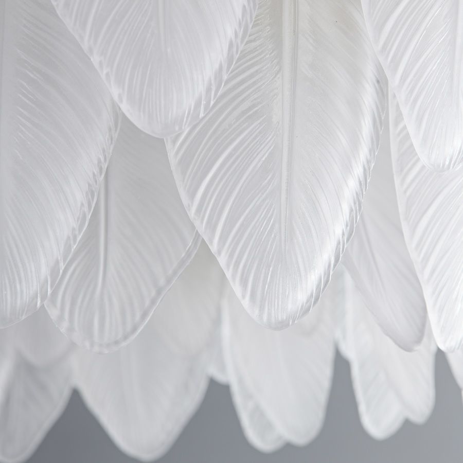 Elegancka złota lampa wisząca Piuma 60 z szklanymi kryształami