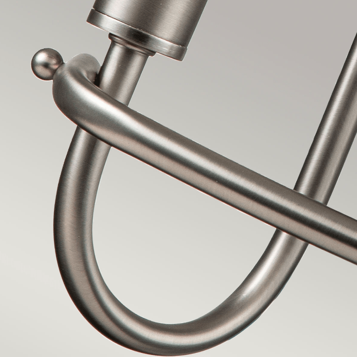 Elegancki świecznik Capitol Hill w niklowanym wykończeniu do salonu