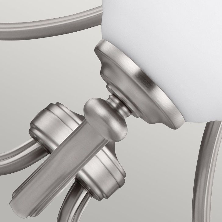 Elegancki żyrandol Vintner 3 w kolorze satynowego niklu z opalowymi kloszami w srebrnym wykończeniu