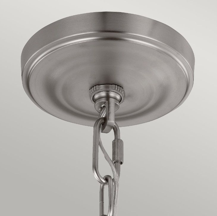 Elegancki żyrandol Vintner 3 w kolorze satynowego niklu z opalowymi kloszami w srebrnym wykończeniu