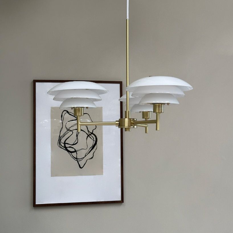 Futurystyczny żyrandol DL20 w skandynawskim stylu w biało-złotej kolorystyce