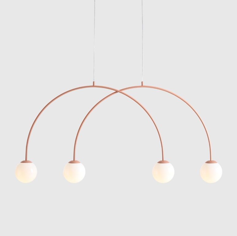 Koralowa wisząca lampa Una 4 S z dwoma łukami i czterema kloszami