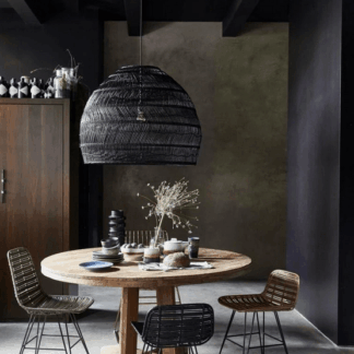 Czarna rattanowa lampa wisząca Cezar L w stylu boho od Monnarita