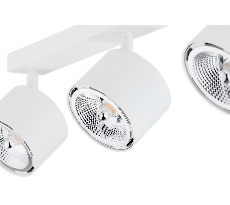 Potrójna lampa sufitowa Clevland w białym kolorze z regulowanymi reflektorami