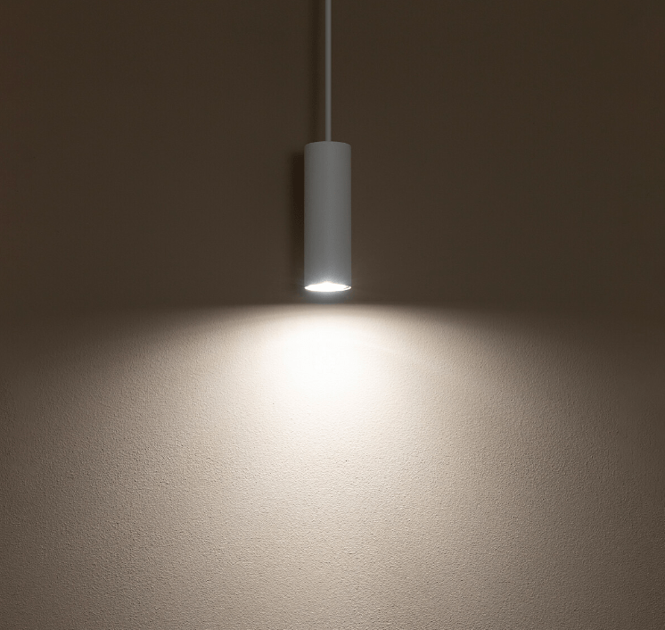 Biała, wisząca tubka Fourty S o długości 12 cm w minimalistycznym stylu