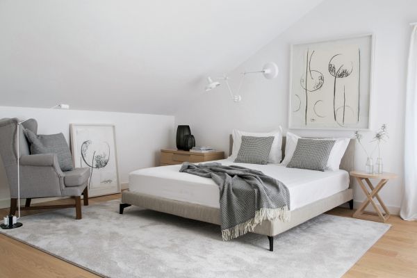 Regulowany kinkiet Arigato Double Long w białym kolorze