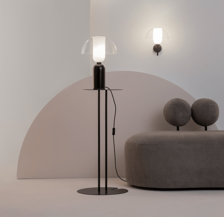 Szklana lampa stołowa Memory w kolorze czarnym o kształcie grzybka