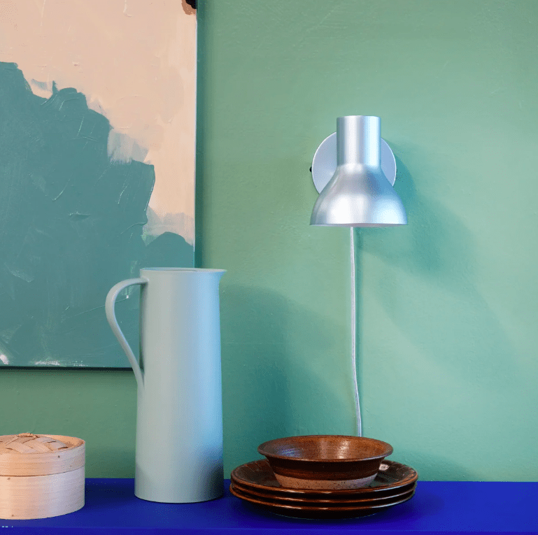 Niebieski kinkiet Bob o metalicznym połysku