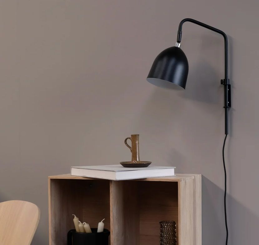 Nowoczesny czarny kinkiet skandynawski Easton z regulowanym ramieniem