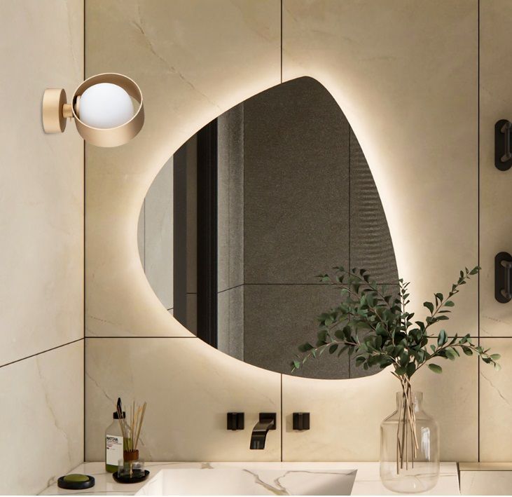 Nowoczesny złoty kinkiet Massimo do łazienki o klasie szczelności IP44