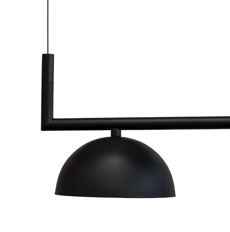 Podłużna czarna lampa Stockholm z czterema źródłami światła do zawieszenia nad stołem