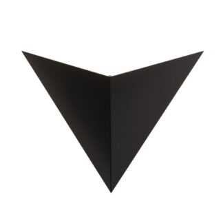 trojkatny-kinkiet-hino-k2-z-czarnego-aluminium-o-dekoracyjnym-charakterze