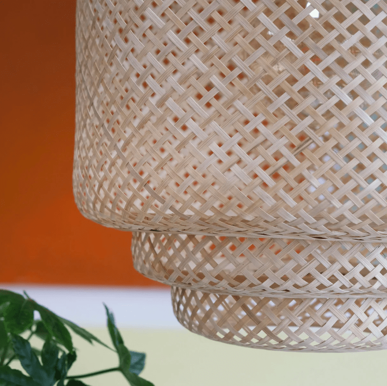 Urocza lampa boho Boom z naturalnego bambusa