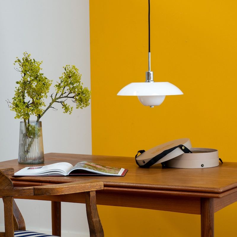 Wisząca lampa Bergen Dyberg Larsen w srebrno-białym kolorze