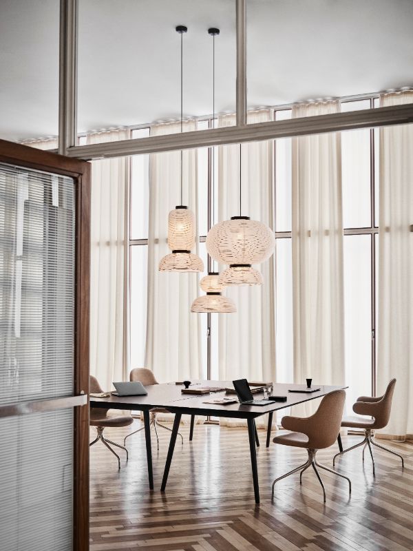 Wisząca lampa Formakami JH4 inspirowana japońskim lampionem w stylu japandi