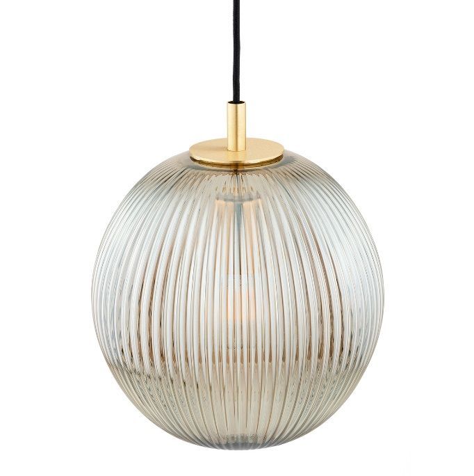 wiszaca lampa paloma ze szklana ryflowana kula do salonu