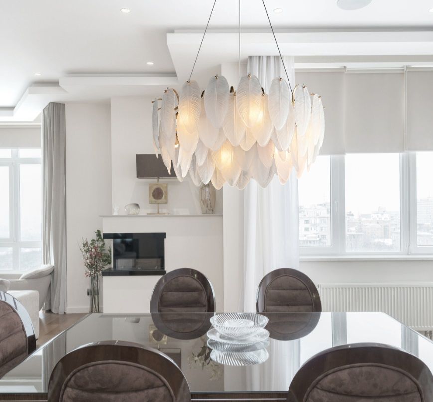 Wisząca lampa Piuma Long z szklanymi kryształami w formie piór