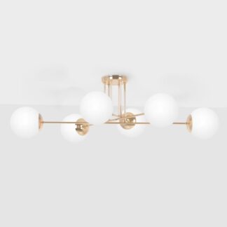 zlota-lampa-sufitowa-lumia-z-szescioma-mlecznymi-kloszami