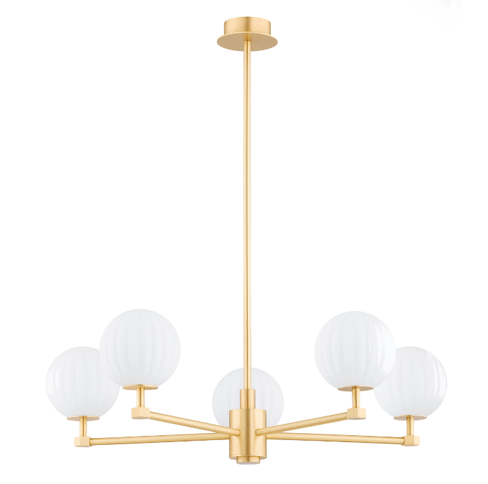 Złoty mosiężny żyrandol Paloma z białymi, ryflowanymi kloszami w kształcie kul