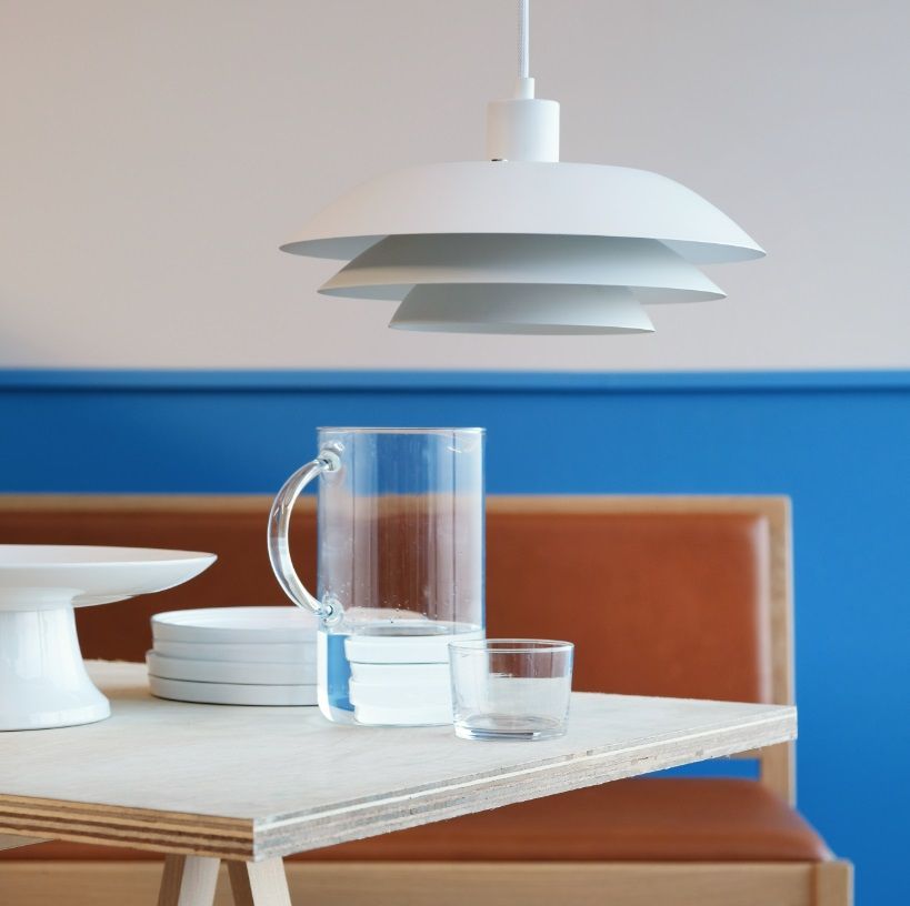 Biała lampa DL45 w duńskim stylu Dybereg Larsen