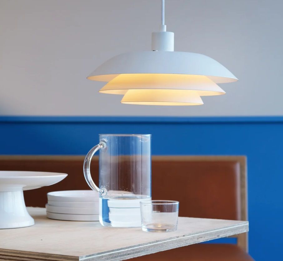 Biała lampa DL45 w duńskim stylu Dybereg Larsen
