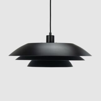 duza-wiszaca-lampa-dl45-w-kolorze-czarnym-od-dunskiej-marki-dyberg-larsen