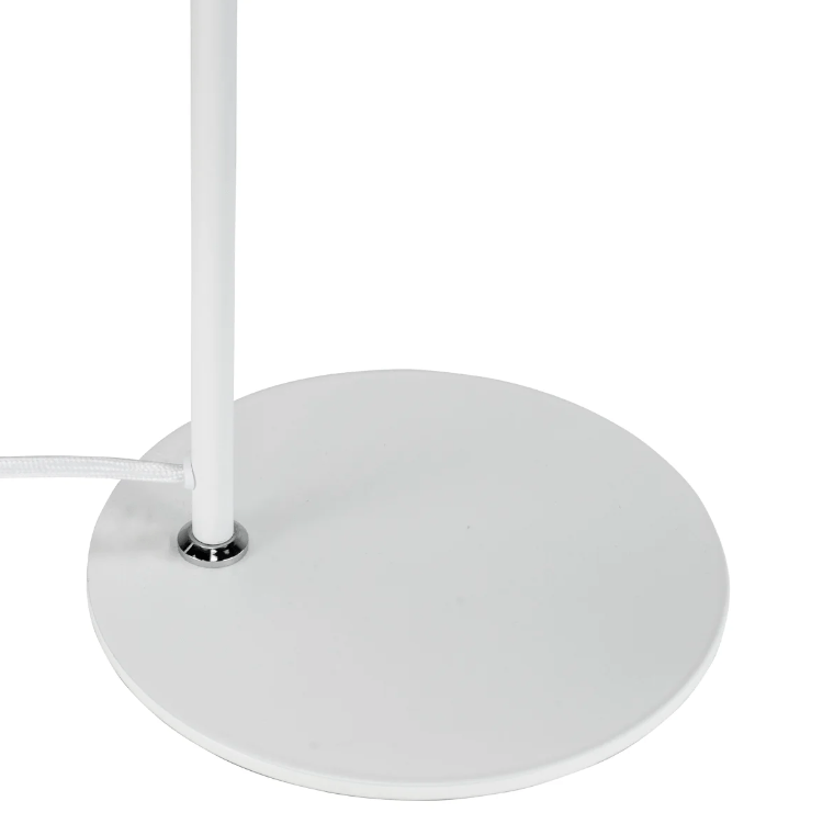 Elegancka biała lampka na biurko Cale z akcentem srebrnego przegubu